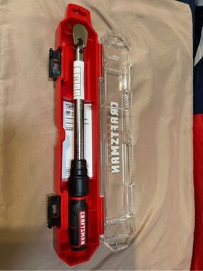 CRAFTSMAN 3/8” drive 20-100 Ft Lbs Torque Wrench, comes with storage case.